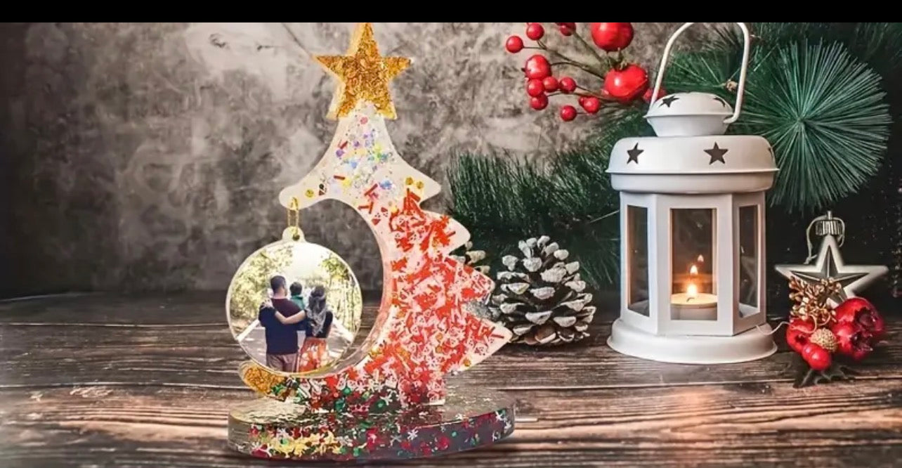 Customizable Christmas Tree: Personalize Your Holiday Experience!